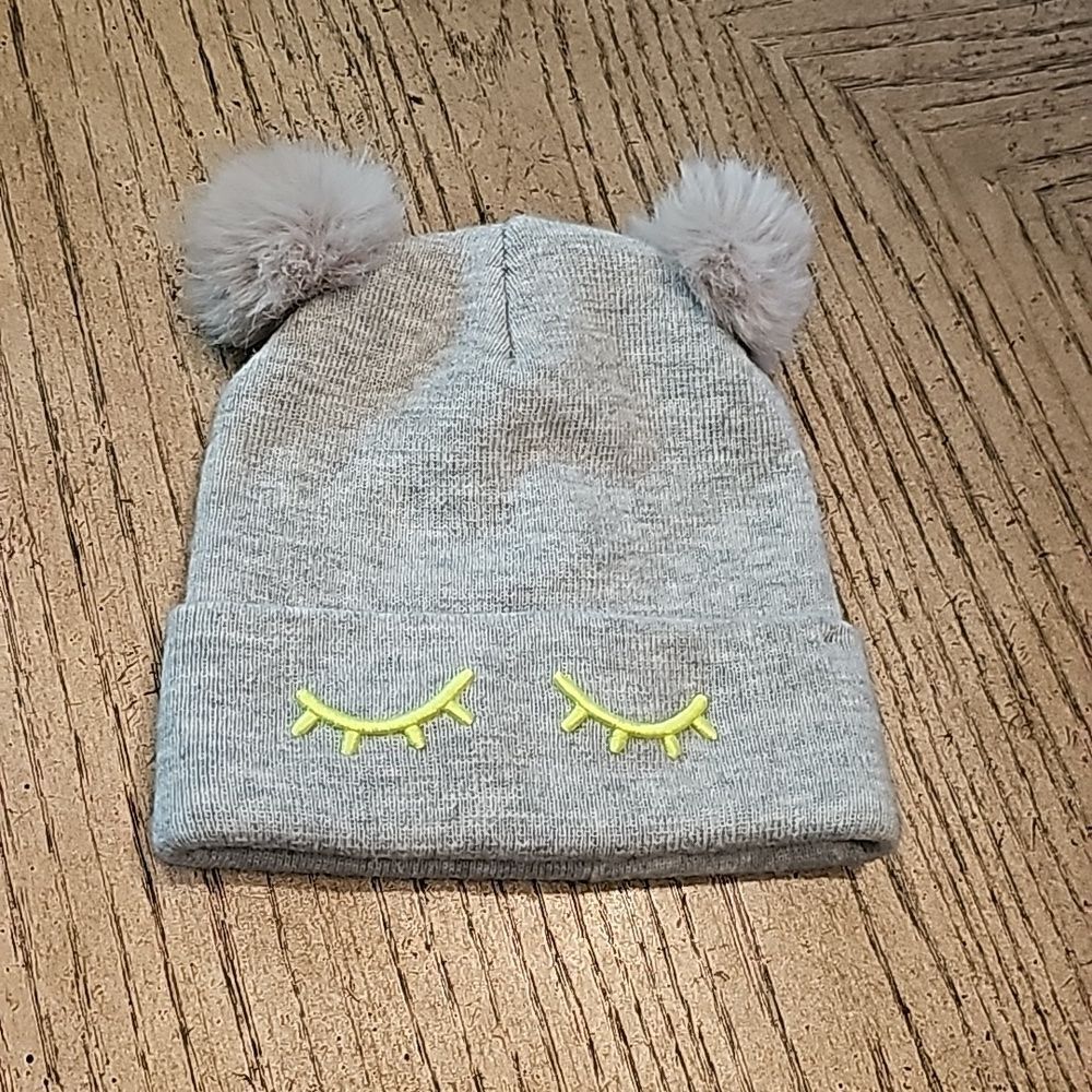 H&M eyelash pom pom beanie size 5T/7